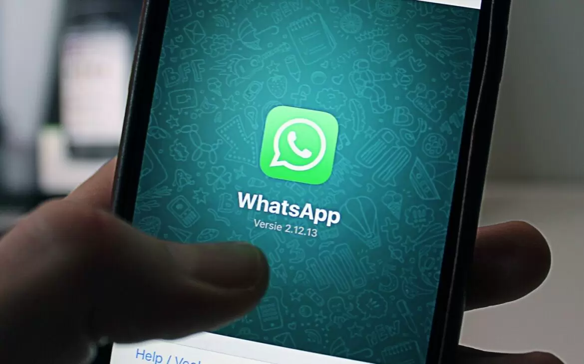 WhatsApp tiene nuevos planes para que aceptes sus términos y condiciones: banners, estados y recordatorios sobre cómo usan tus datos